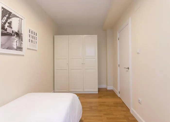 Apartament Akomodat En En El Centro De Con Parking