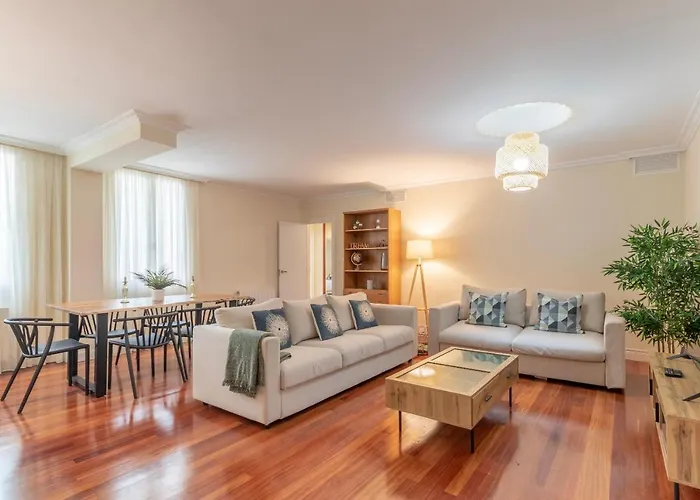 Akomodat En En El Centro De Con Parking Apartmán